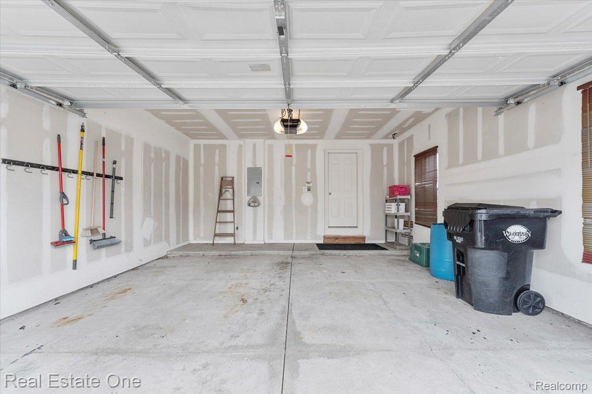 23903 GREENWOOD Drive 106