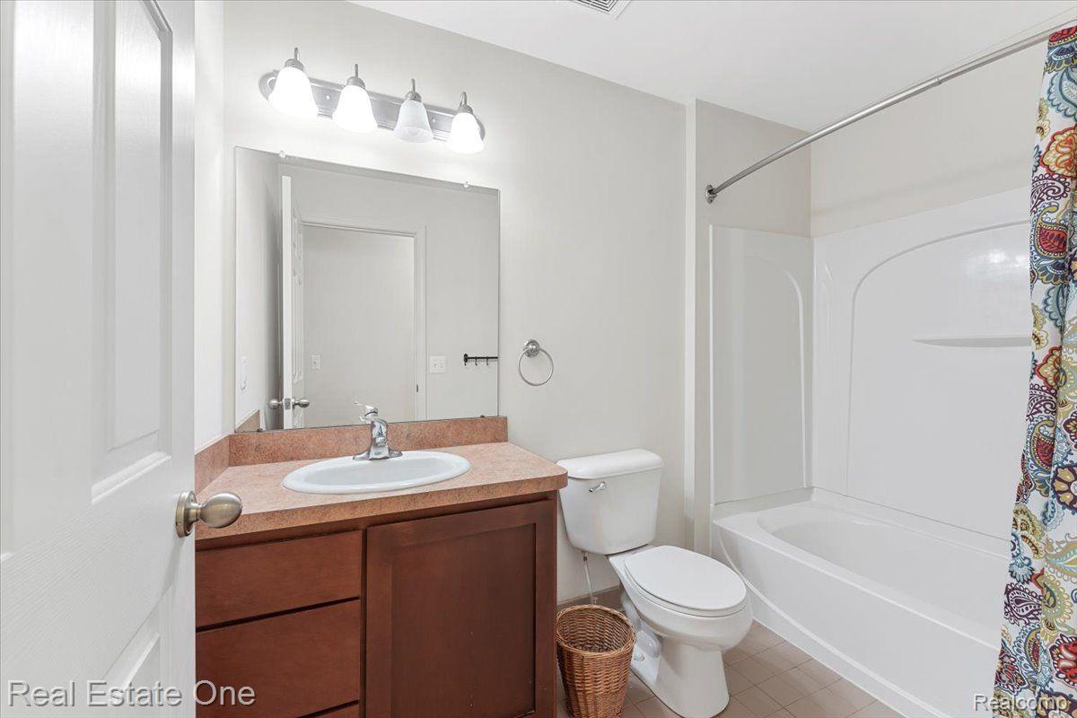 23903 GREENWOOD Drive 106