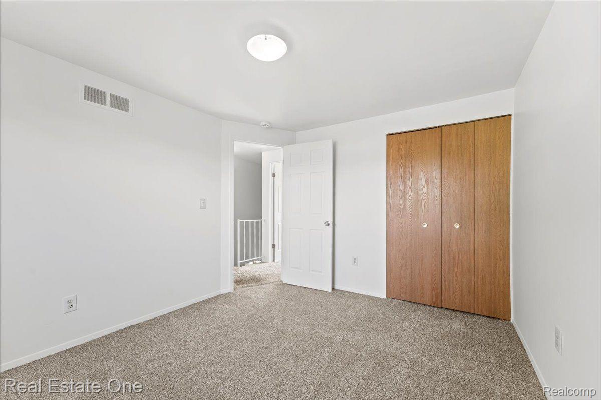 18040 PARKRIDGE Drive