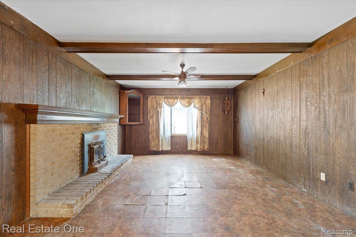 18040 PARKRIDGE Drive