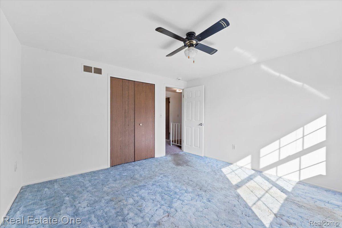 18040 PARKRIDGE Drive