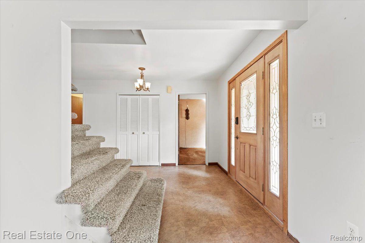 18040 PARKRIDGE Drive
