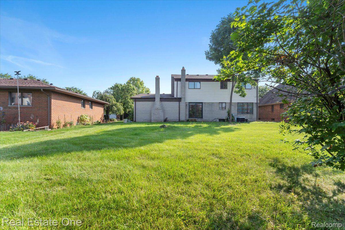 18040 PARKRIDGE Drive