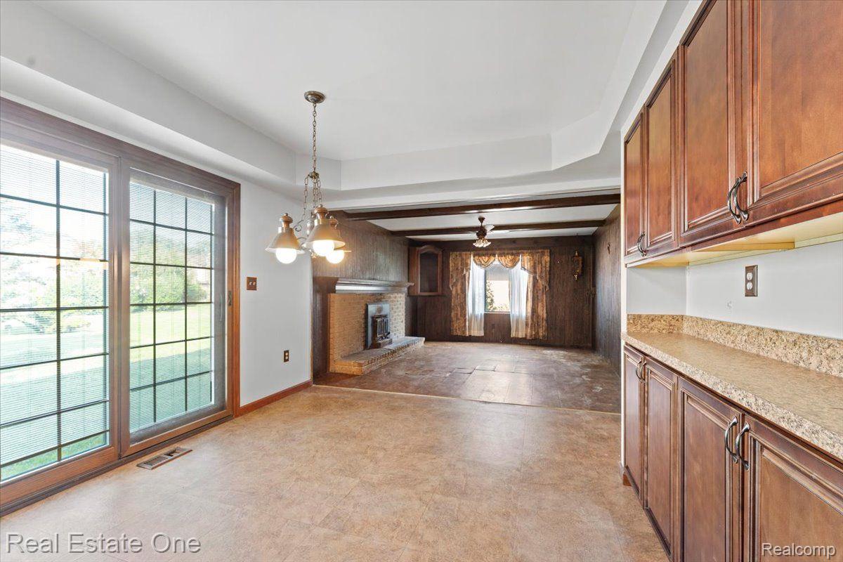 18040 PARKRIDGE Drive