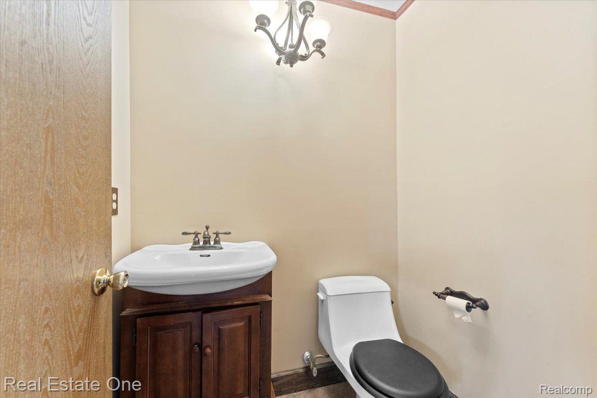 18040 PARKRIDGE Drive