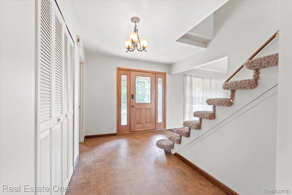 18040 PARKRIDGE Drive