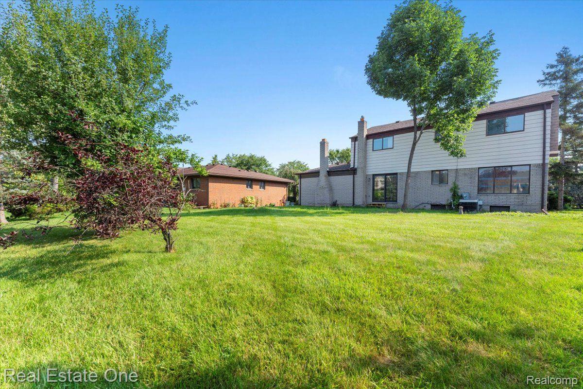 18040 PARKRIDGE Drive