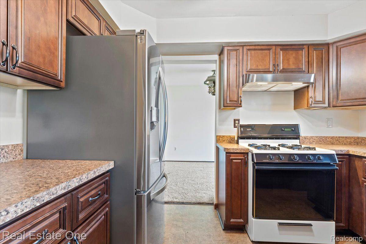 18040 PARKRIDGE Drive