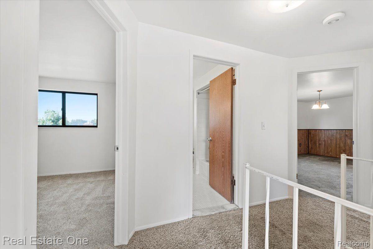 18040 PARKRIDGE Drive