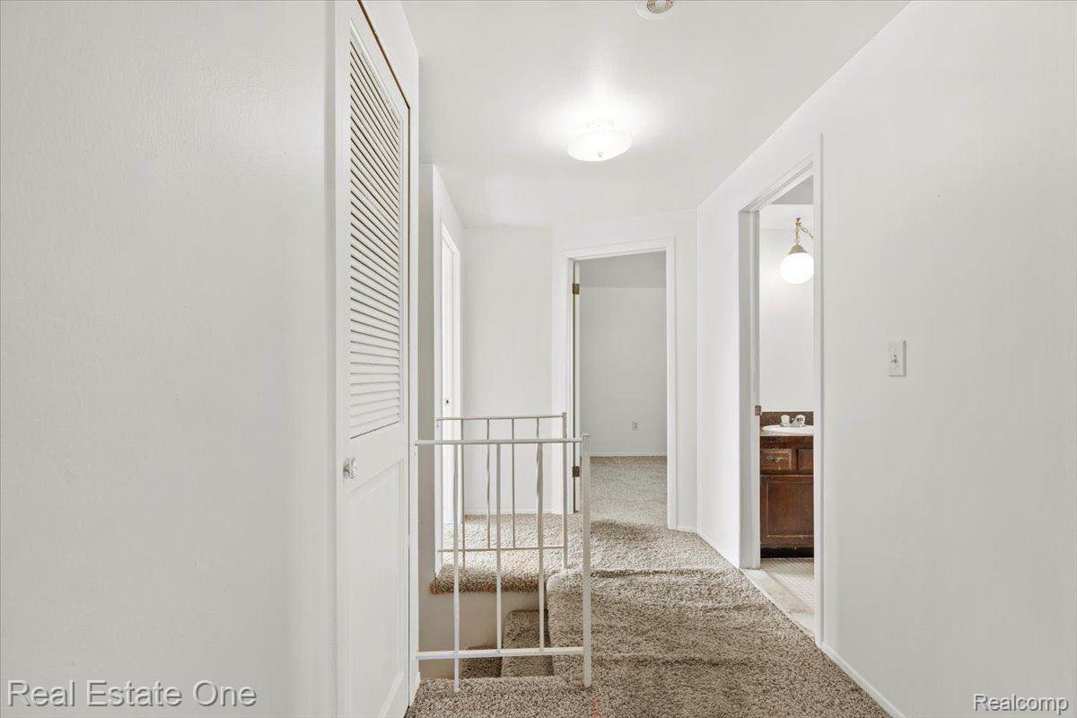 18040 PARKRIDGE Drive