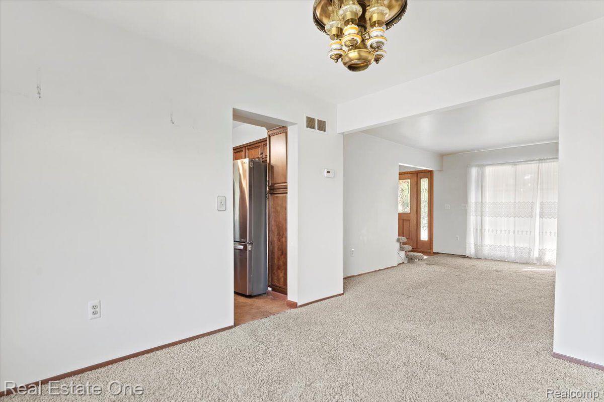 18040 PARKRIDGE Drive