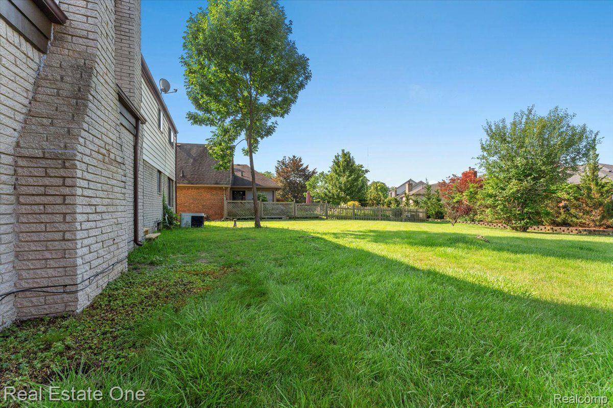18040 PARKRIDGE Drive