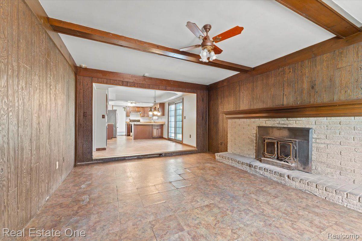 18040 PARKRIDGE Drive