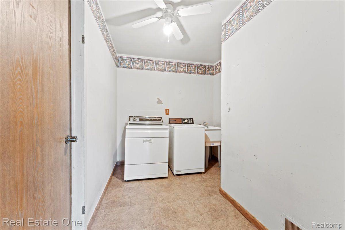 18040 PARKRIDGE Drive