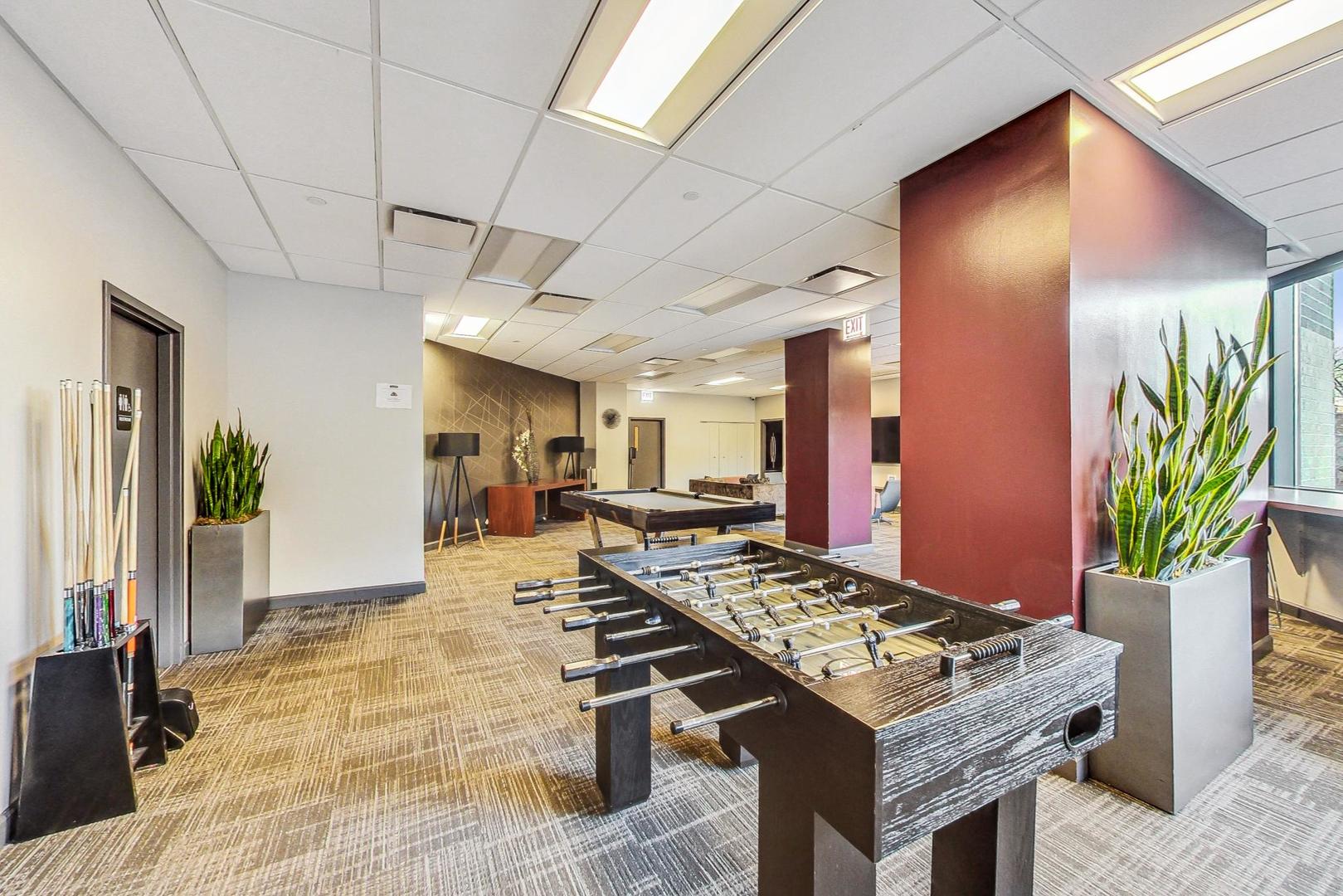 3660 N Lake Shore Drive Unit: 2612