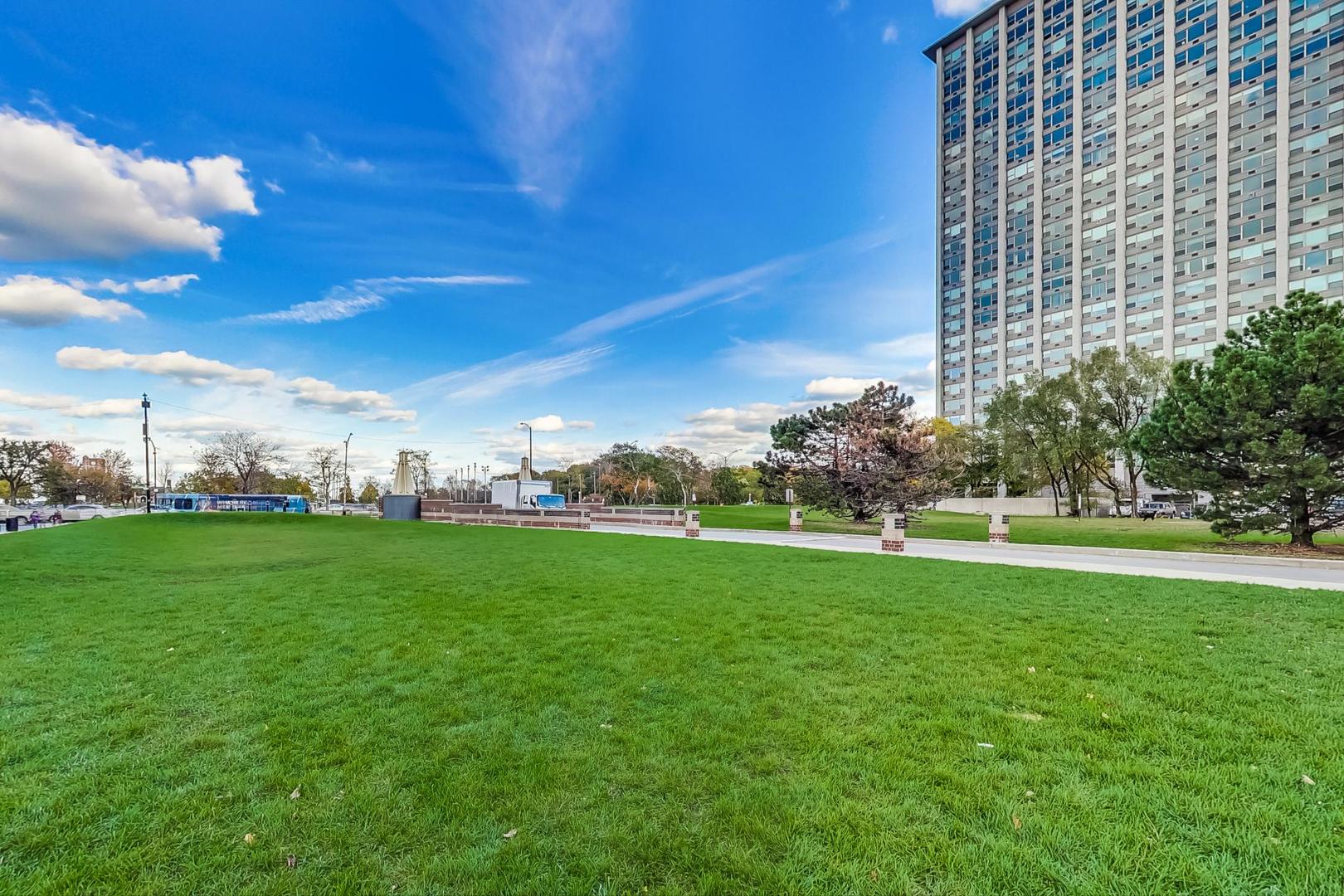 3660 N Lake Shore Drive Unit: 2612