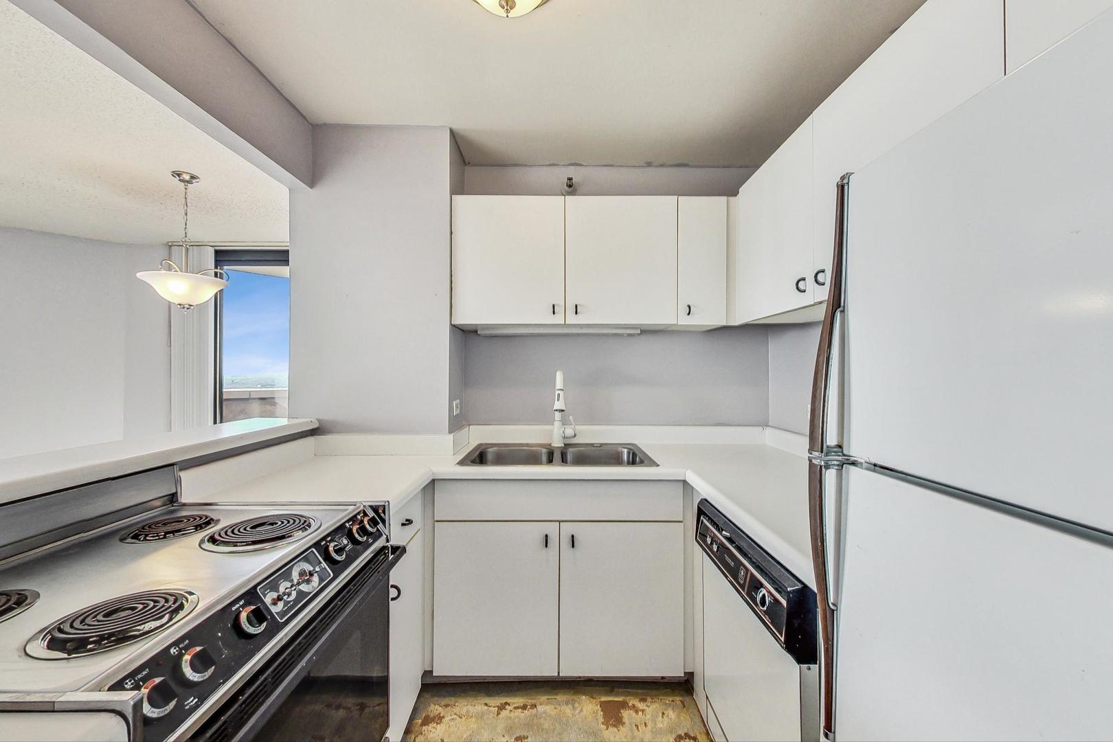 3660 N Lake Shore Drive Unit: 2612