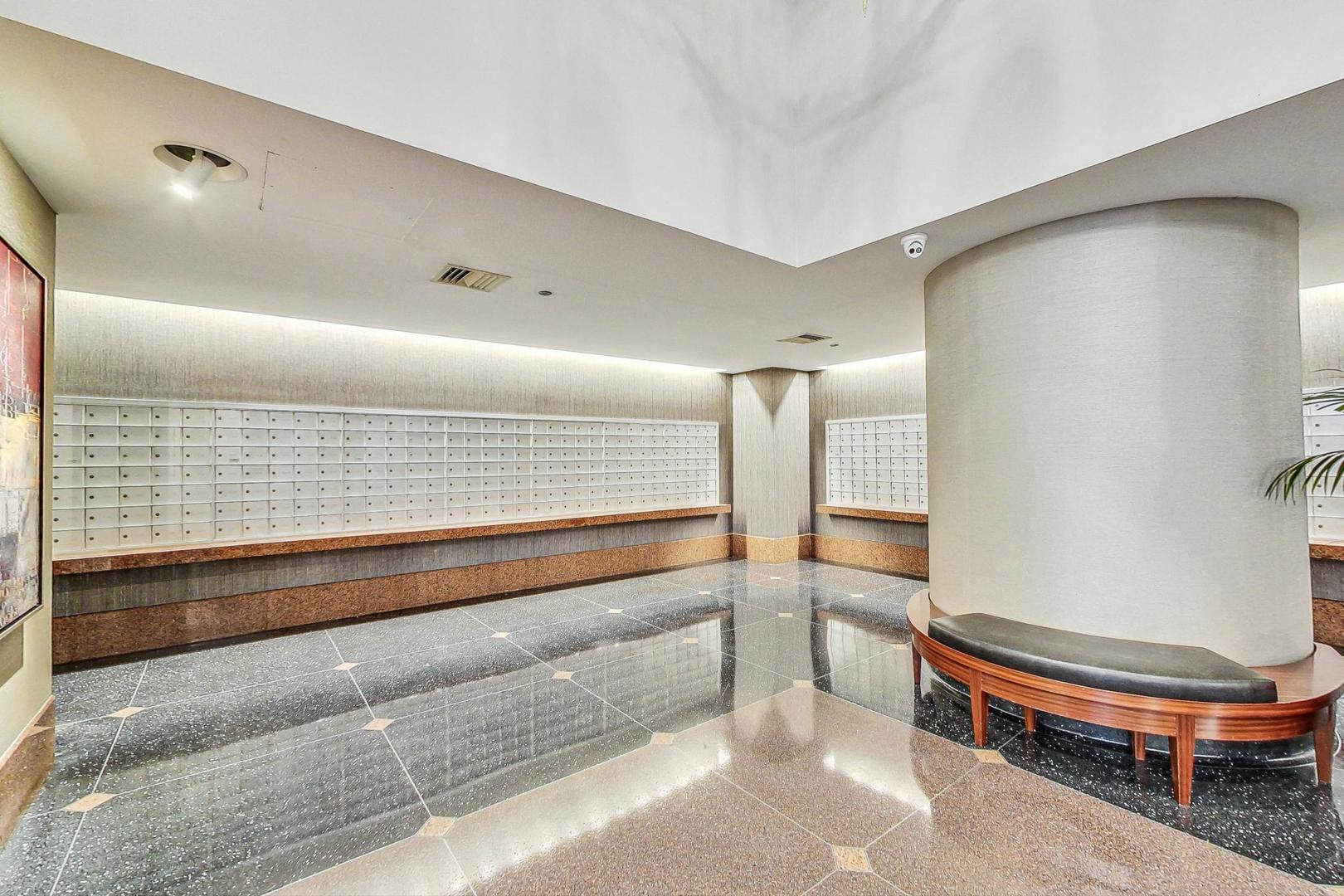 3660 N Lake Shore Drive Unit: 2612