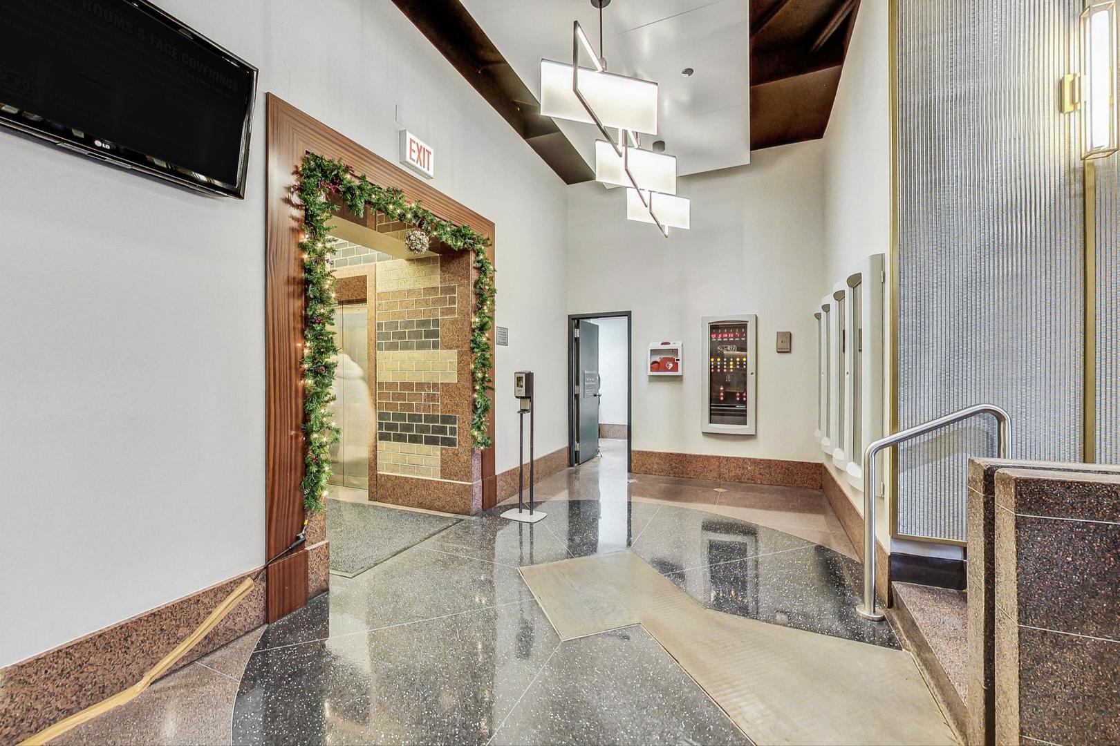 3660 N Lake Shore Drive Unit: 2612