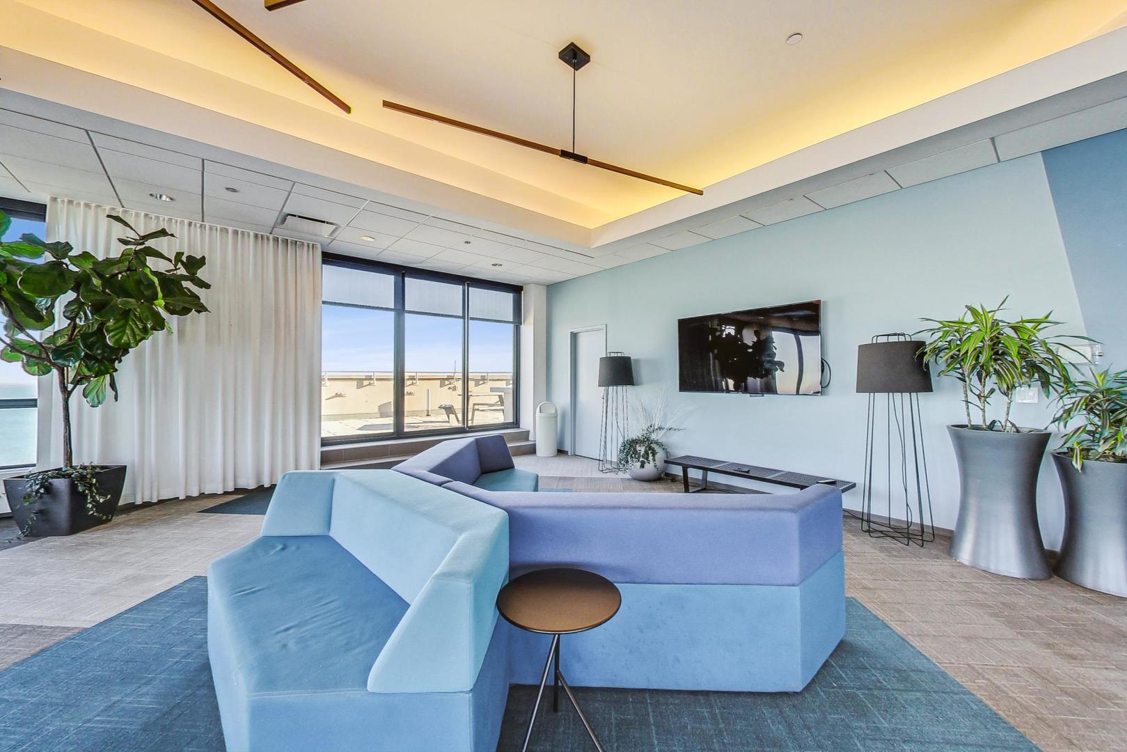 3660 N Lake Shore Drive Unit: 2612