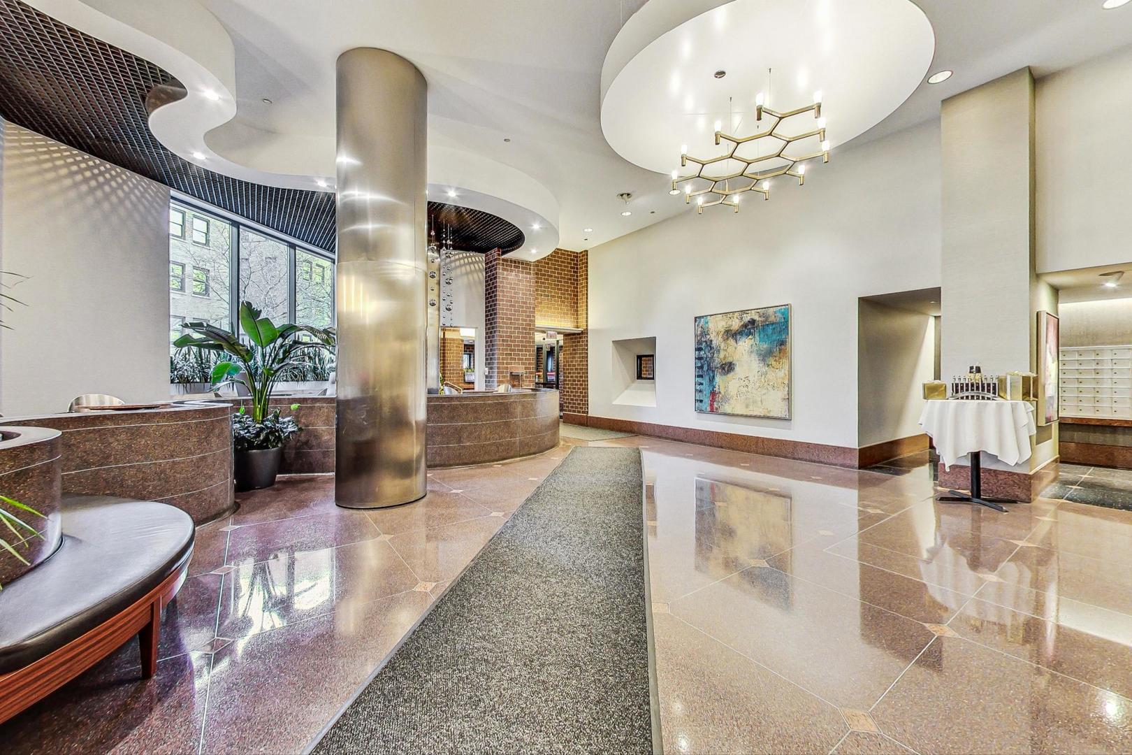 3660 N Lake Shore Drive Unit: 2612