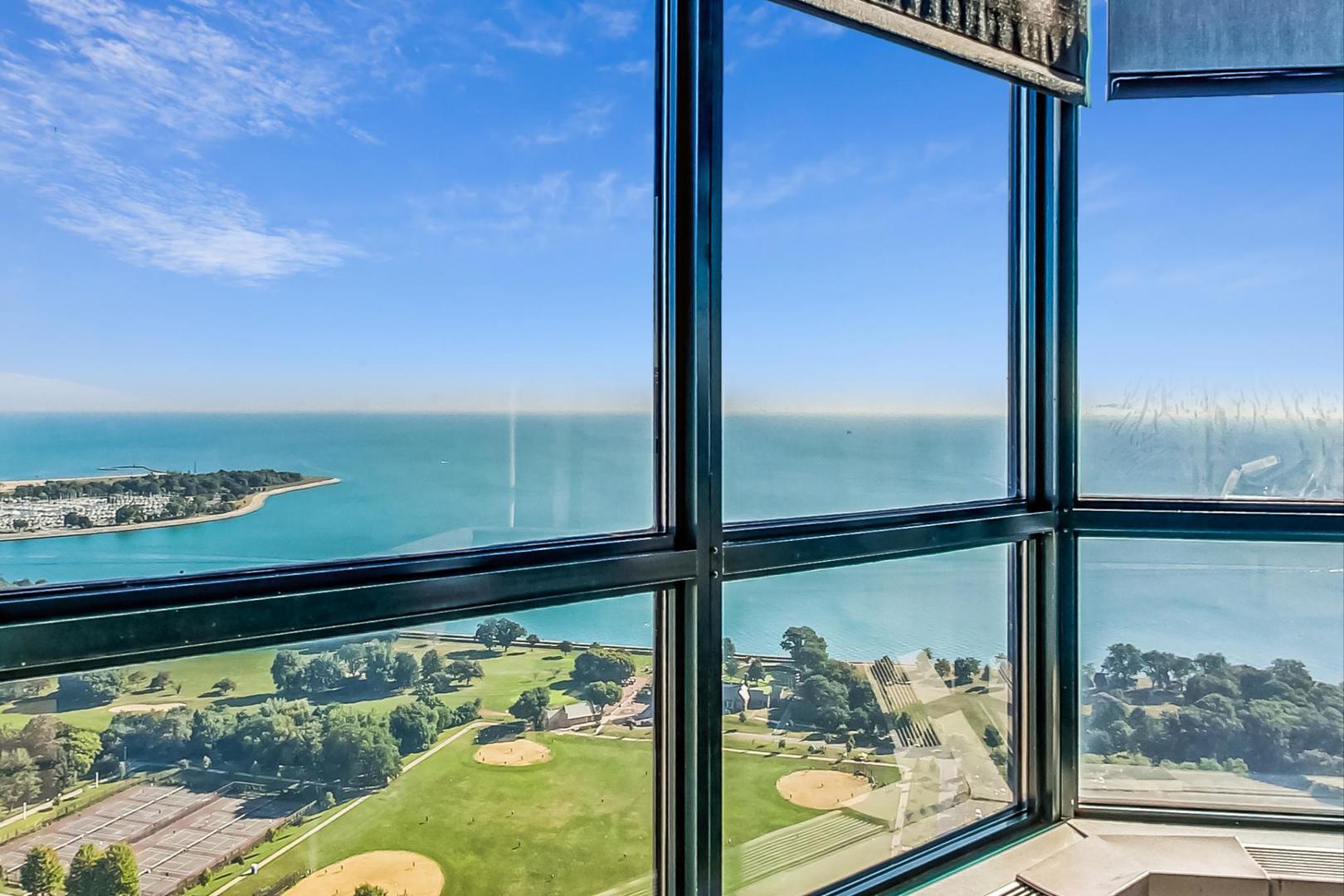3660 N Lake Shore Drive Unit: 2612