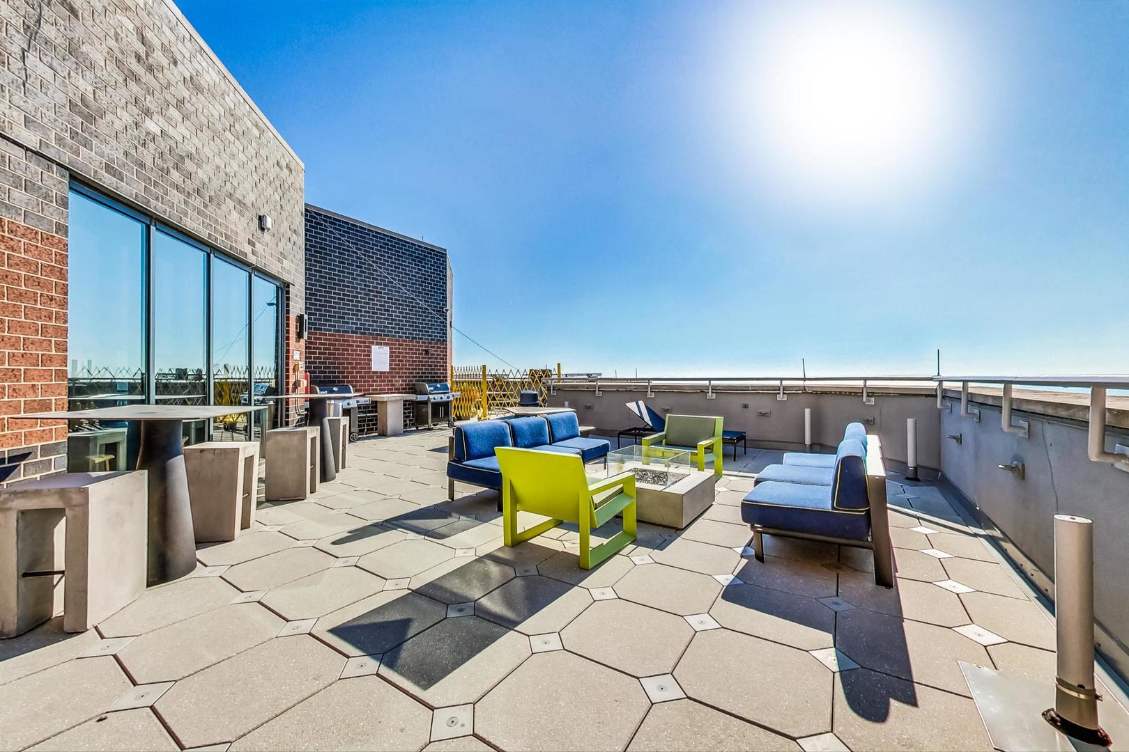 3660 N Lake Shore Drive Unit: 2612