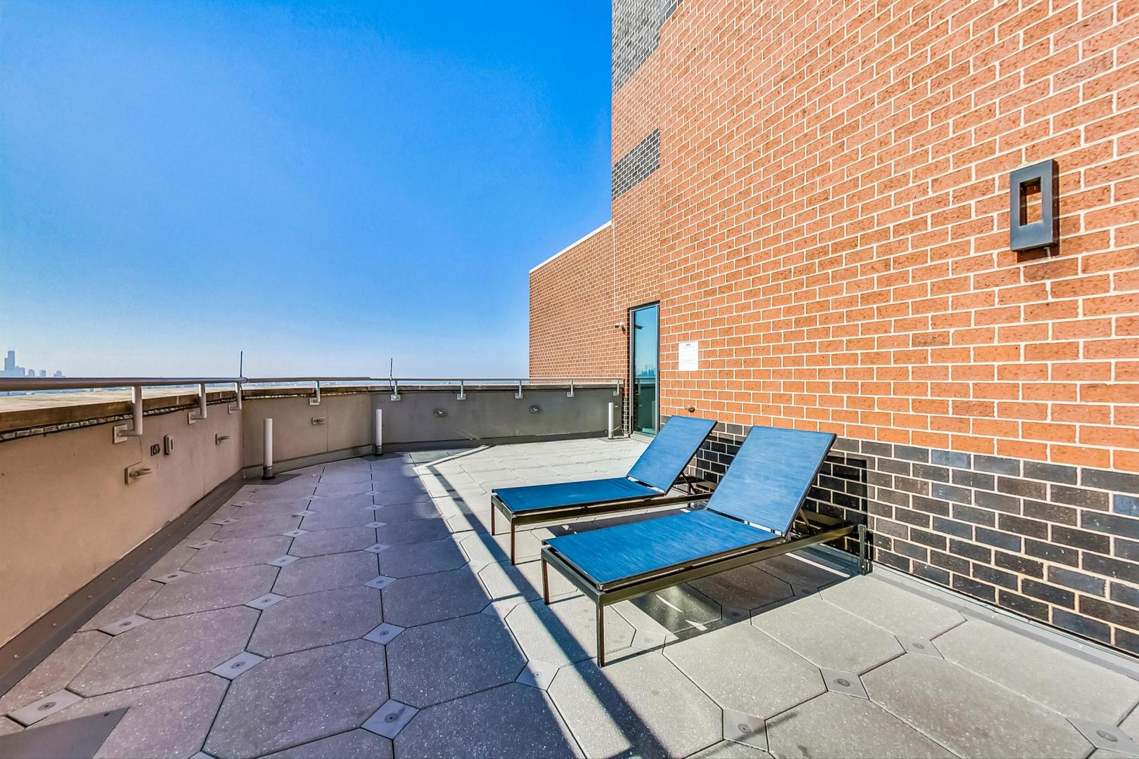 3660 N Lake Shore Drive Unit: 2612