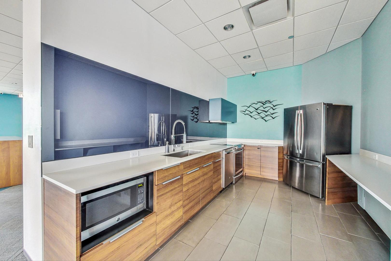 3660 N Lake Shore Drive Unit: 2612