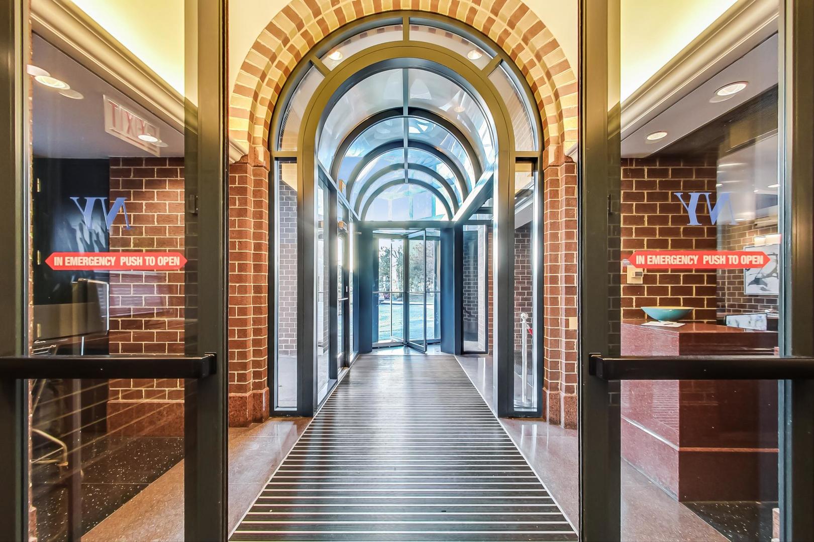 3660 N Lake Shore Drive Unit: 2612