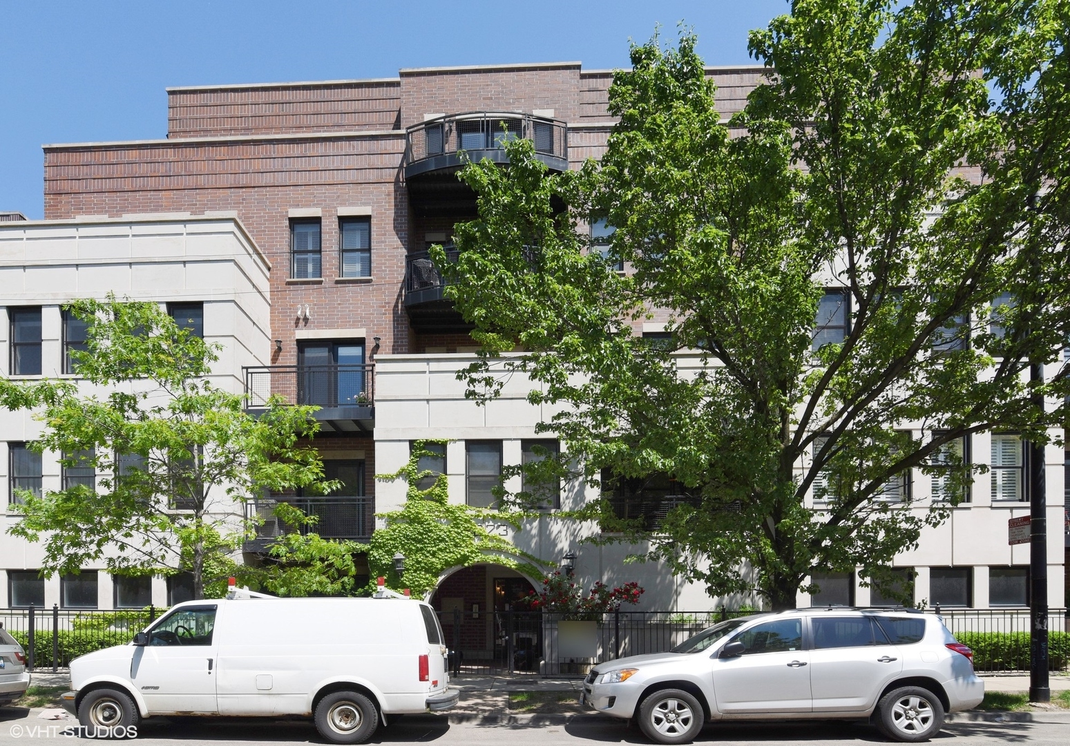 3823 N Ashland Avenue Unit: 501