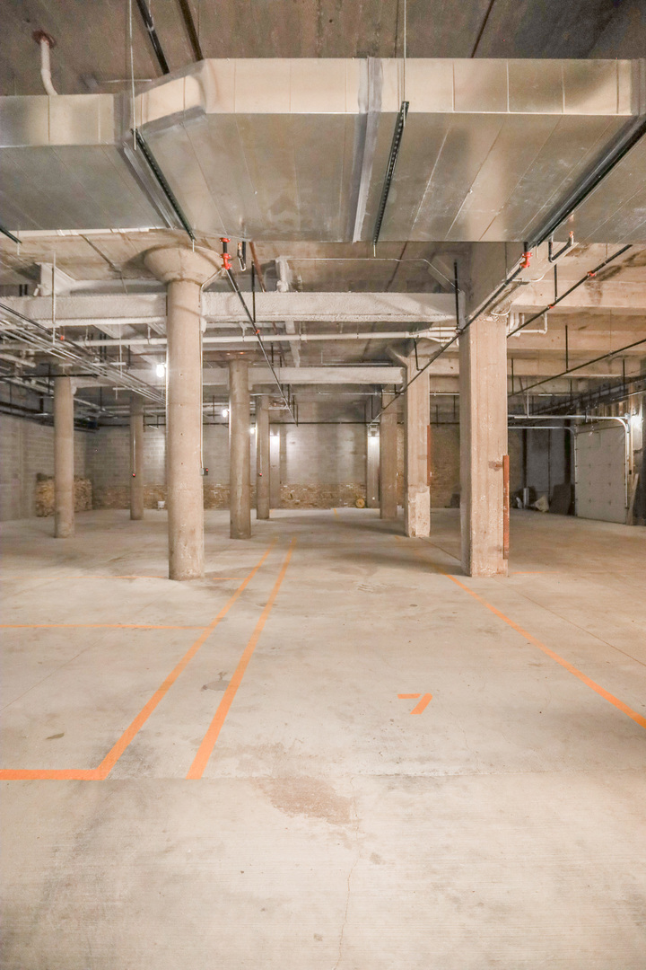 4046 N Hermitage Avenue Unit: 204