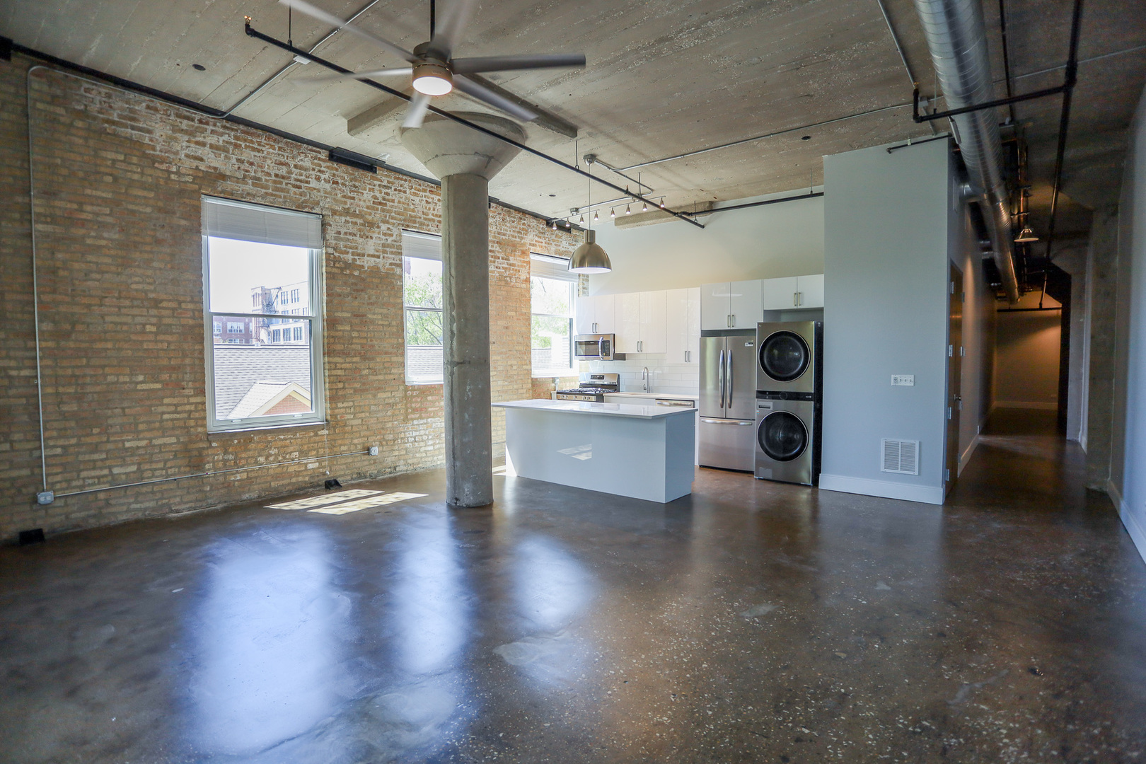 4046 N Hermitage Avenue Unit: 204