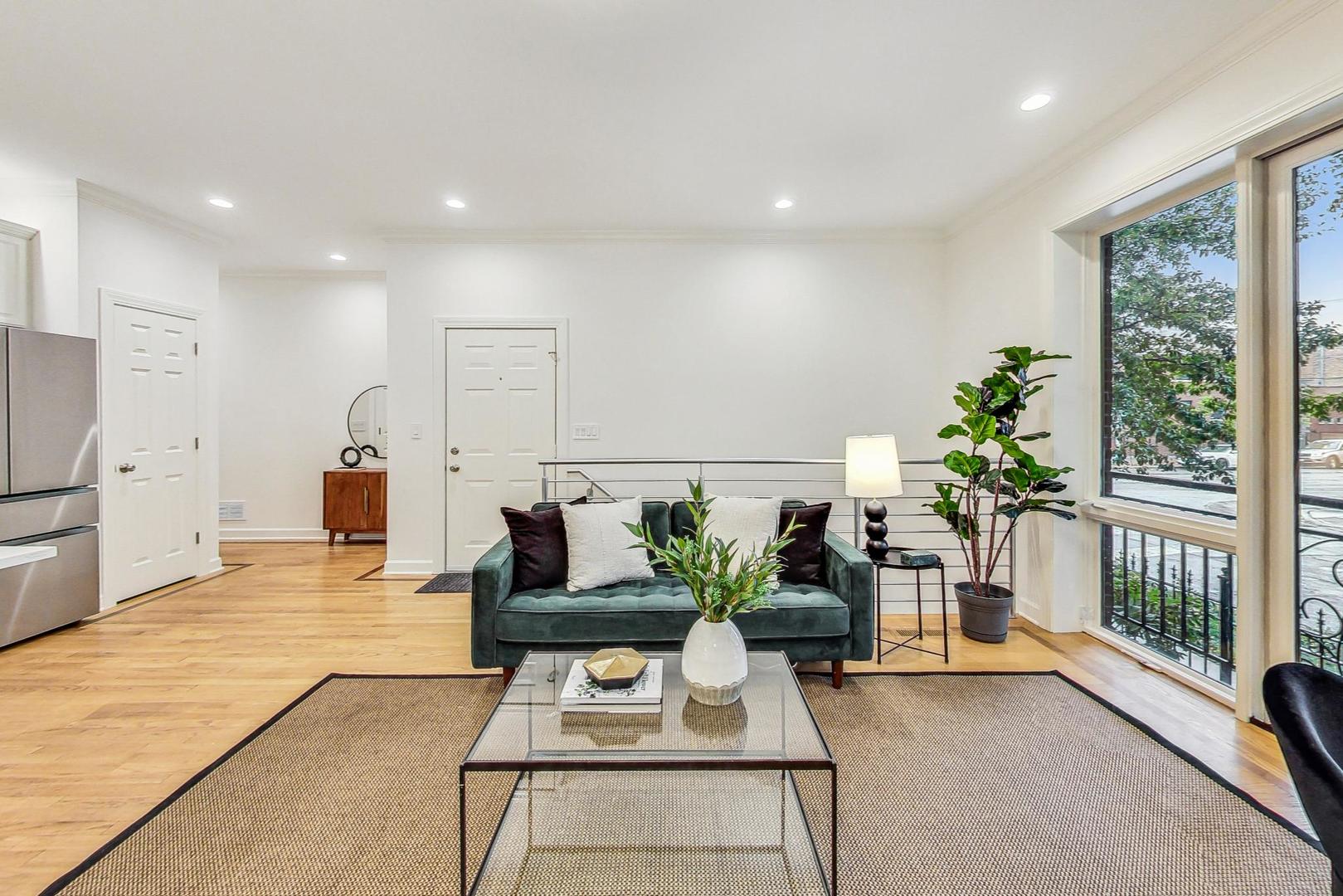 2002 W Race Avenue Unit: 1W