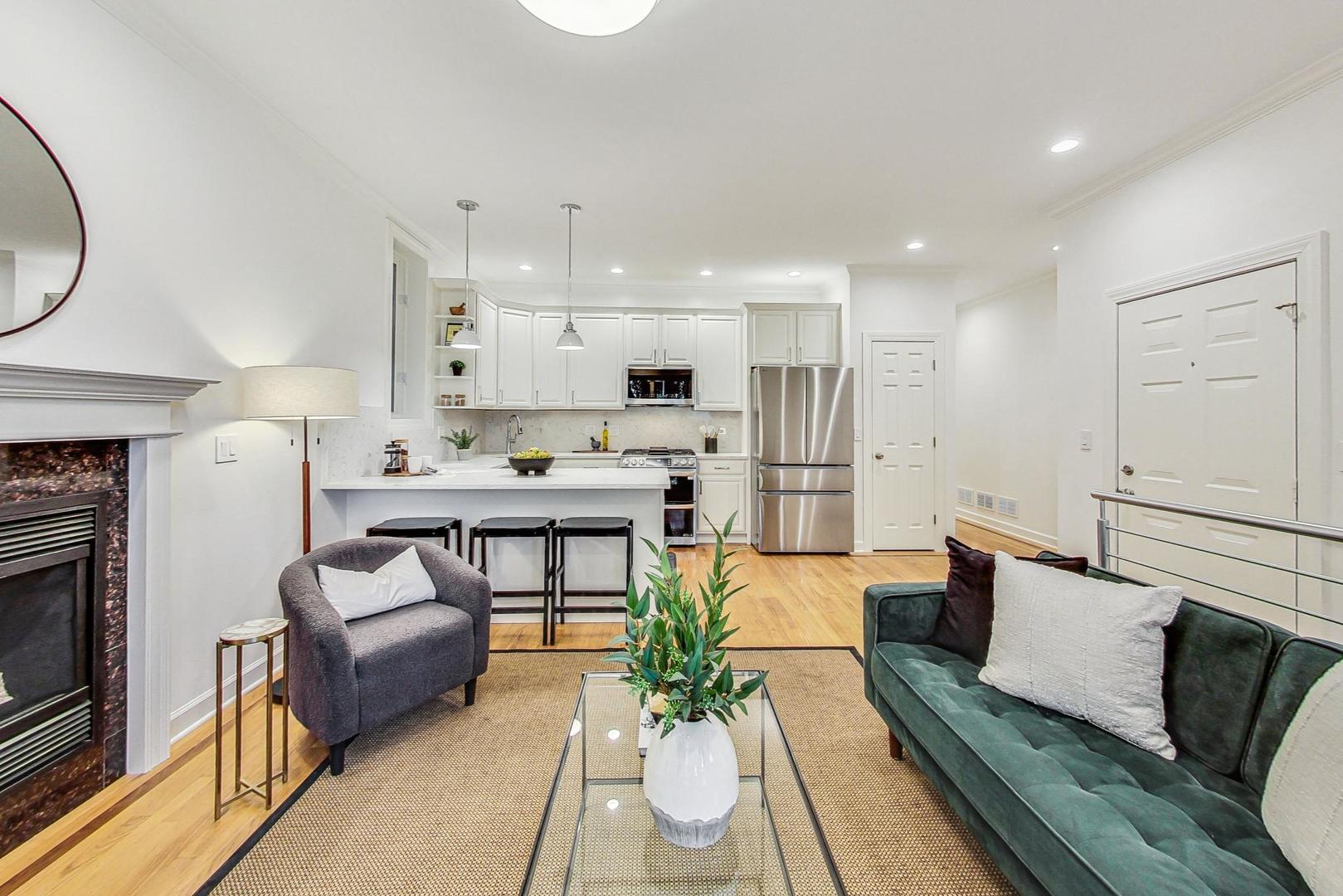 2002 W Race Avenue Unit: 1W