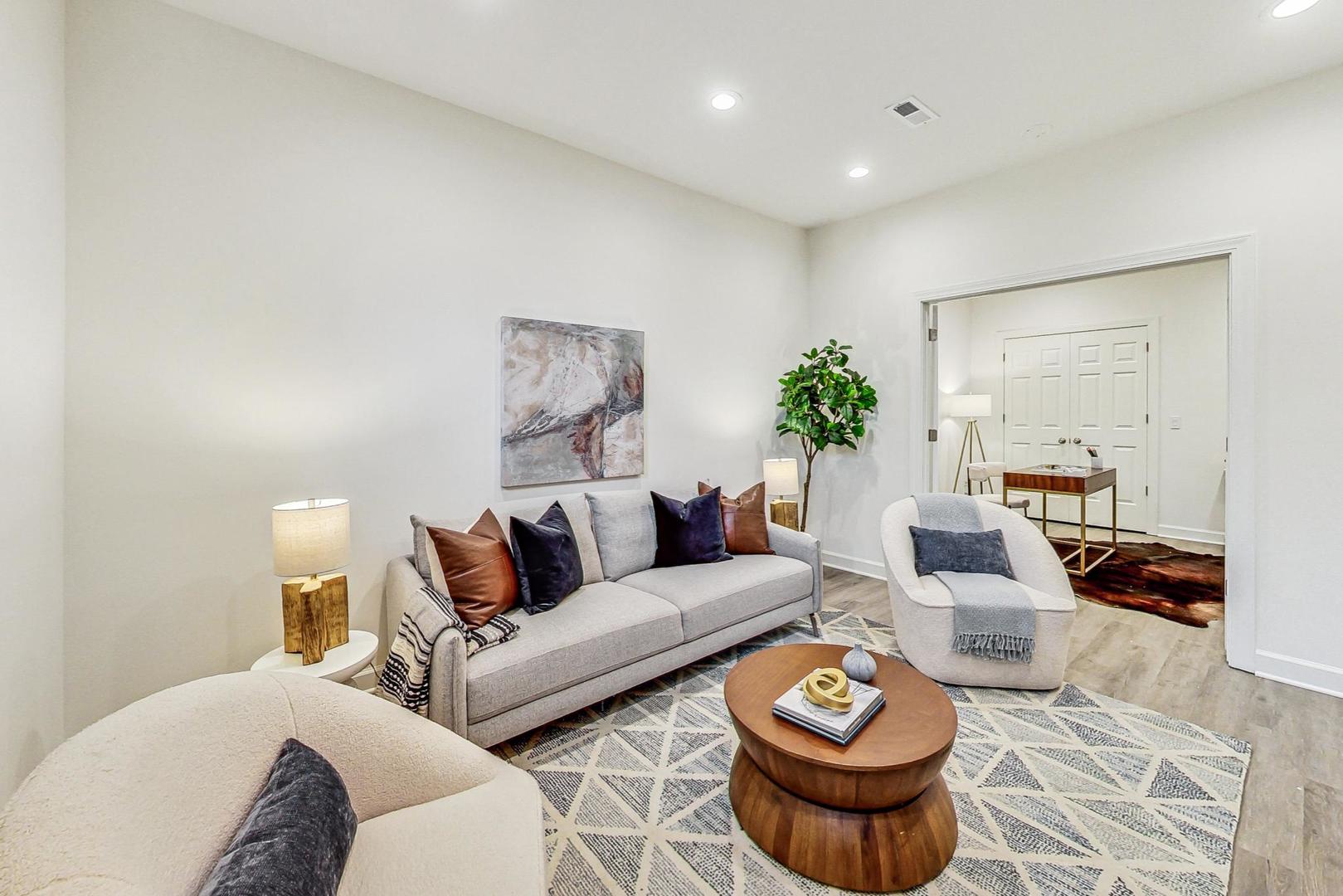 2002 W Race Avenue Unit: 1W
