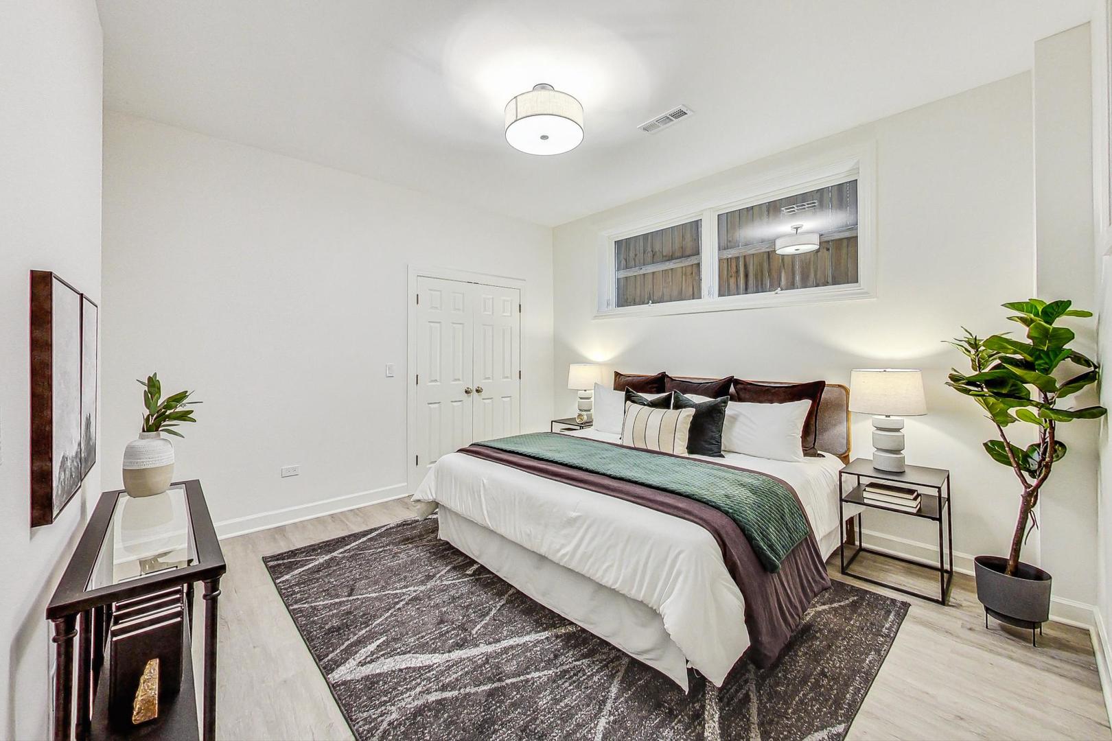 2002 W Race Avenue Unit: 1W