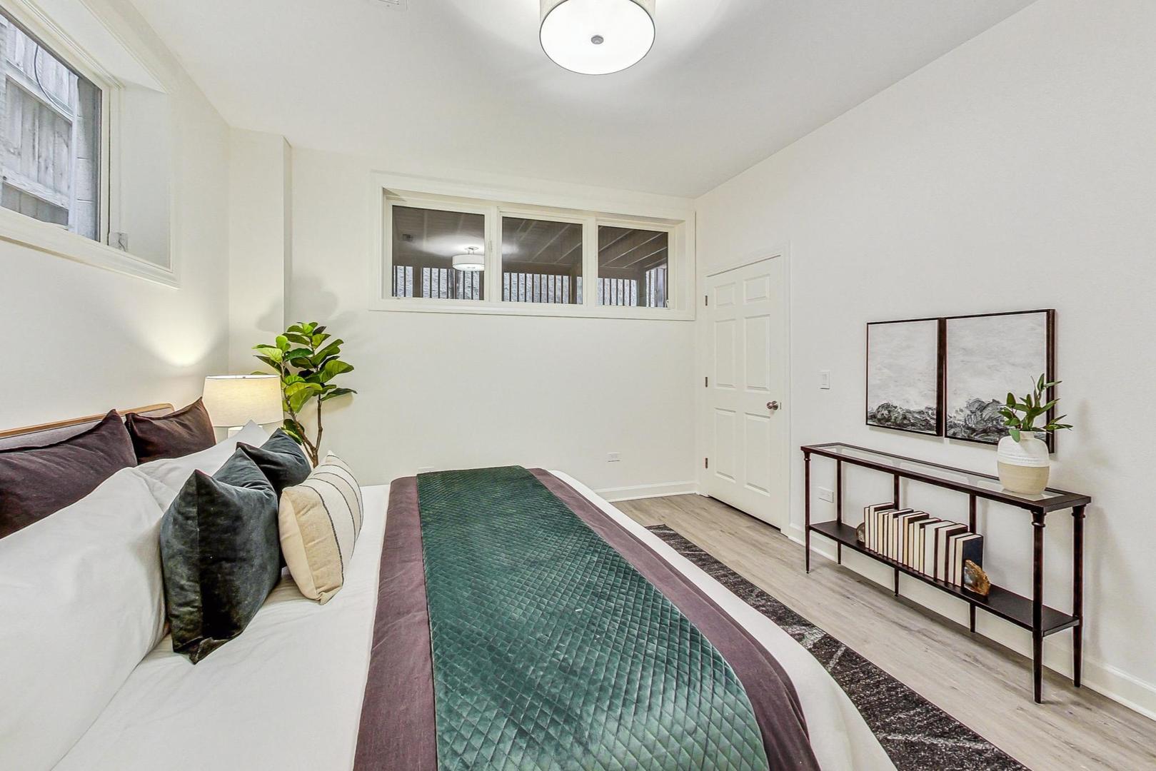 2002 W Race Avenue Unit: 1W