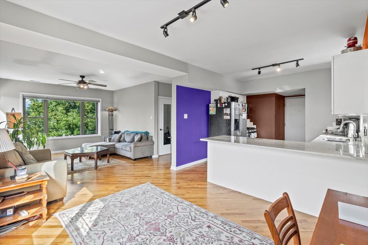 5221 N Hoyne Avenue Unit: 3