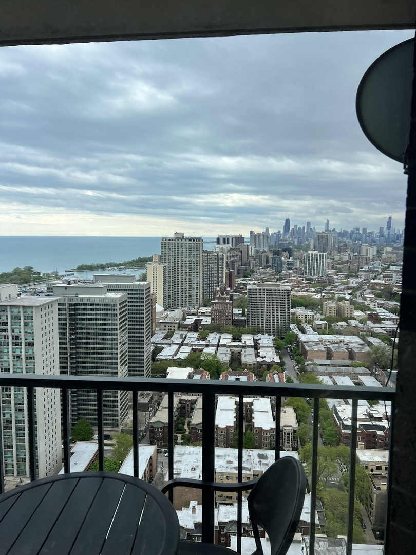 3660 N Lake Shore Drive Unit: 4007