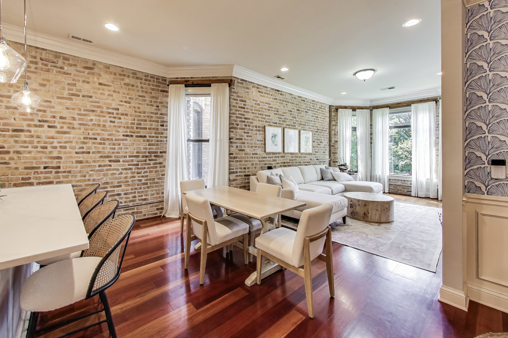 1420 W Belle Plaine Avenue Unit: 1E