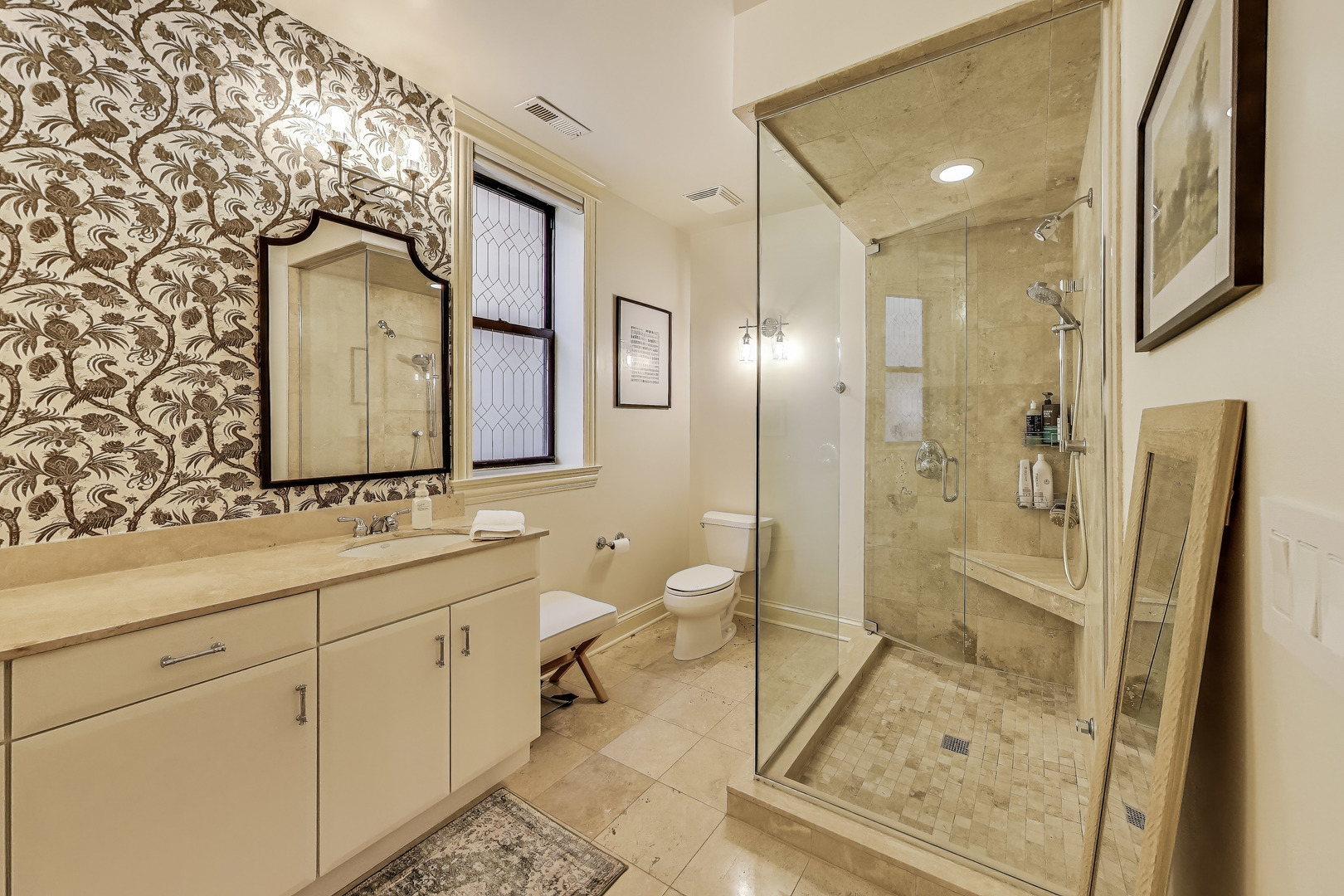 1420 W Belle Plaine Avenue Unit: 1E