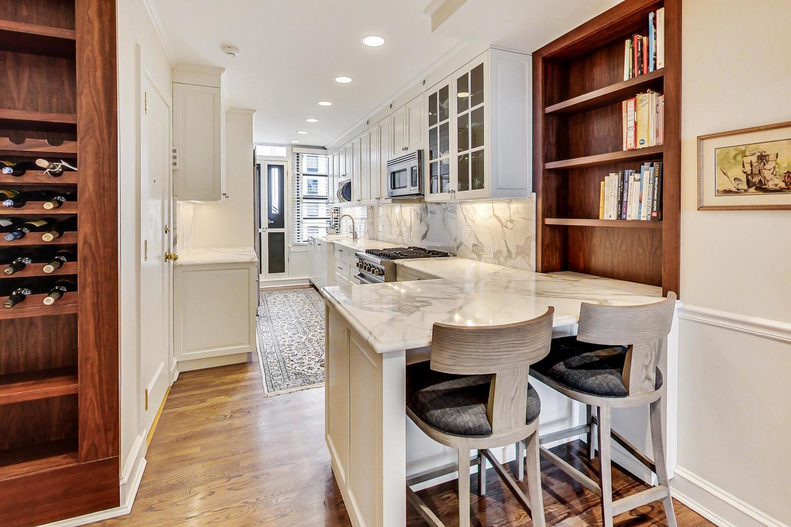 1120 N Lake Shore Drive Unit: 16B