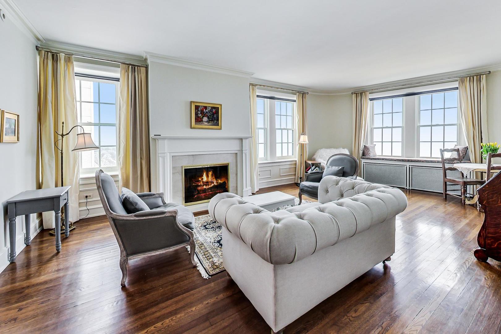 1120 N Lake Shore Drive Unit: 16B