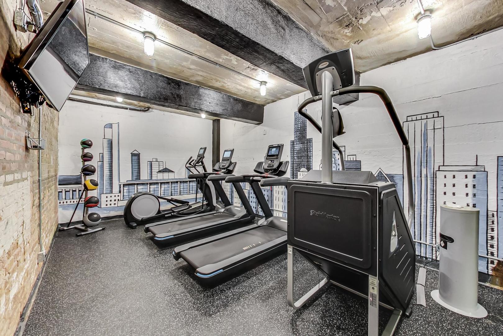 1120 N Lake Shore Drive Unit: 16B