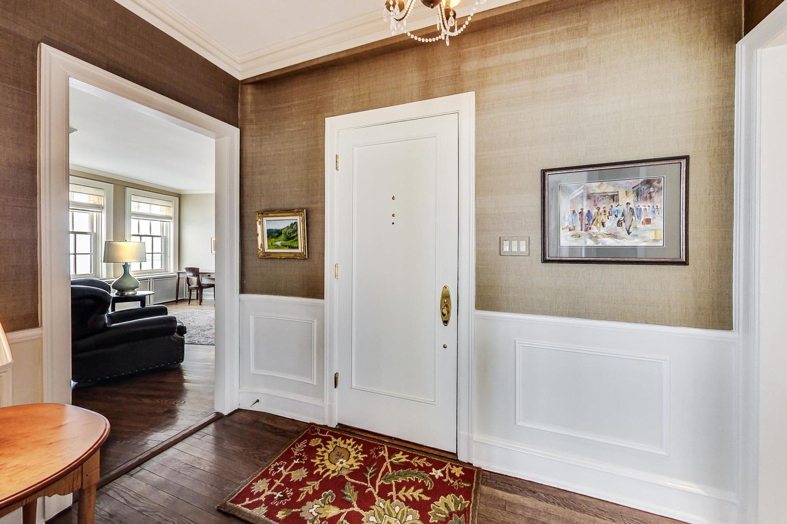 1120 N Lake Shore Drive Unit: 16B