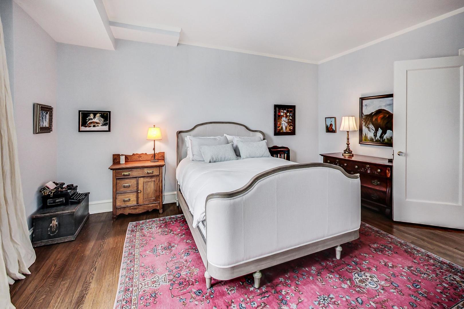 1120 N Lake Shore Drive Unit: 16B