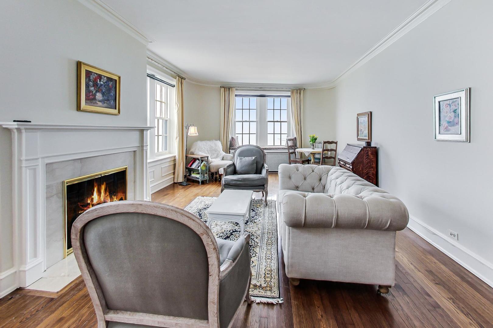 1120 N Lake Shore Drive Unit: 16B