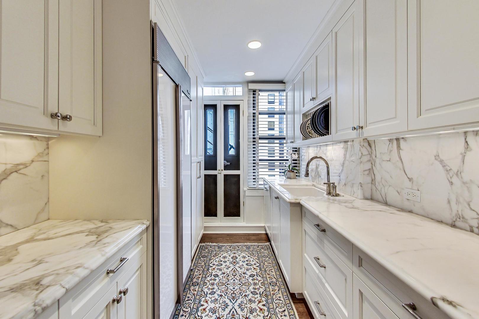 1120 N Lake Shore Drive Unit: 16B
