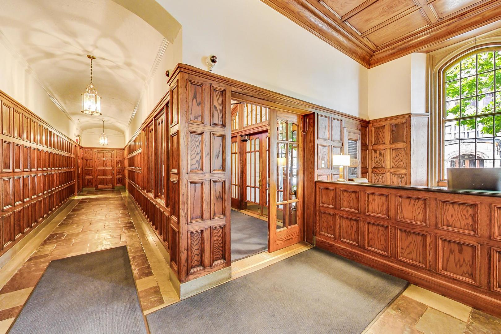 1120 N Lake Shore Drive Unit: 16B